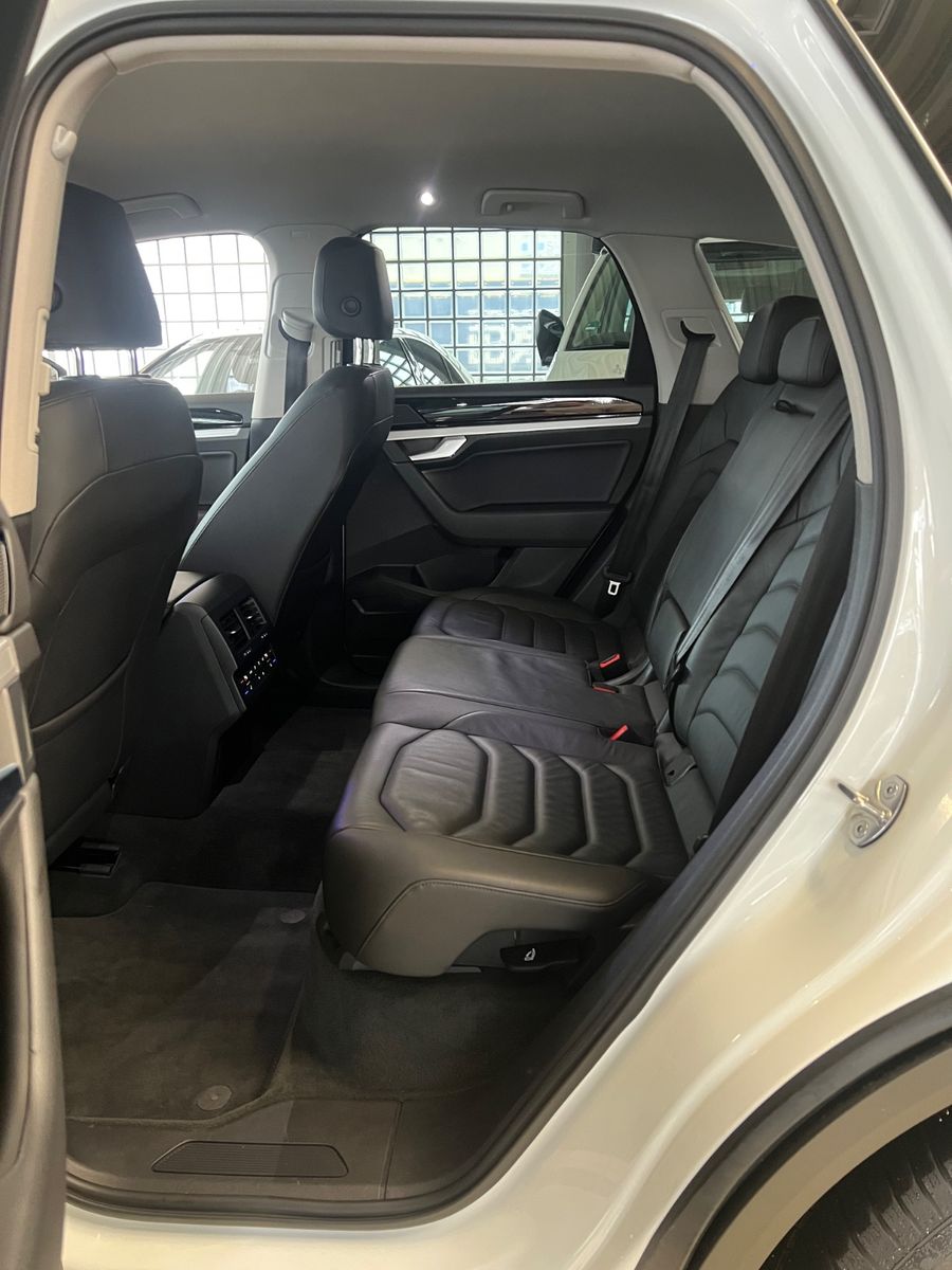Fahrzeugabbildung Volkswagen Touareg 3.0 TDI 4Motion *LEDER*ACC*AHK*