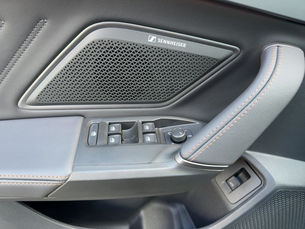 Fahrzeugabbildung CUPRA Formentor VZ 2.0 EXTREME MATT AKRAPOVIC MATRIX