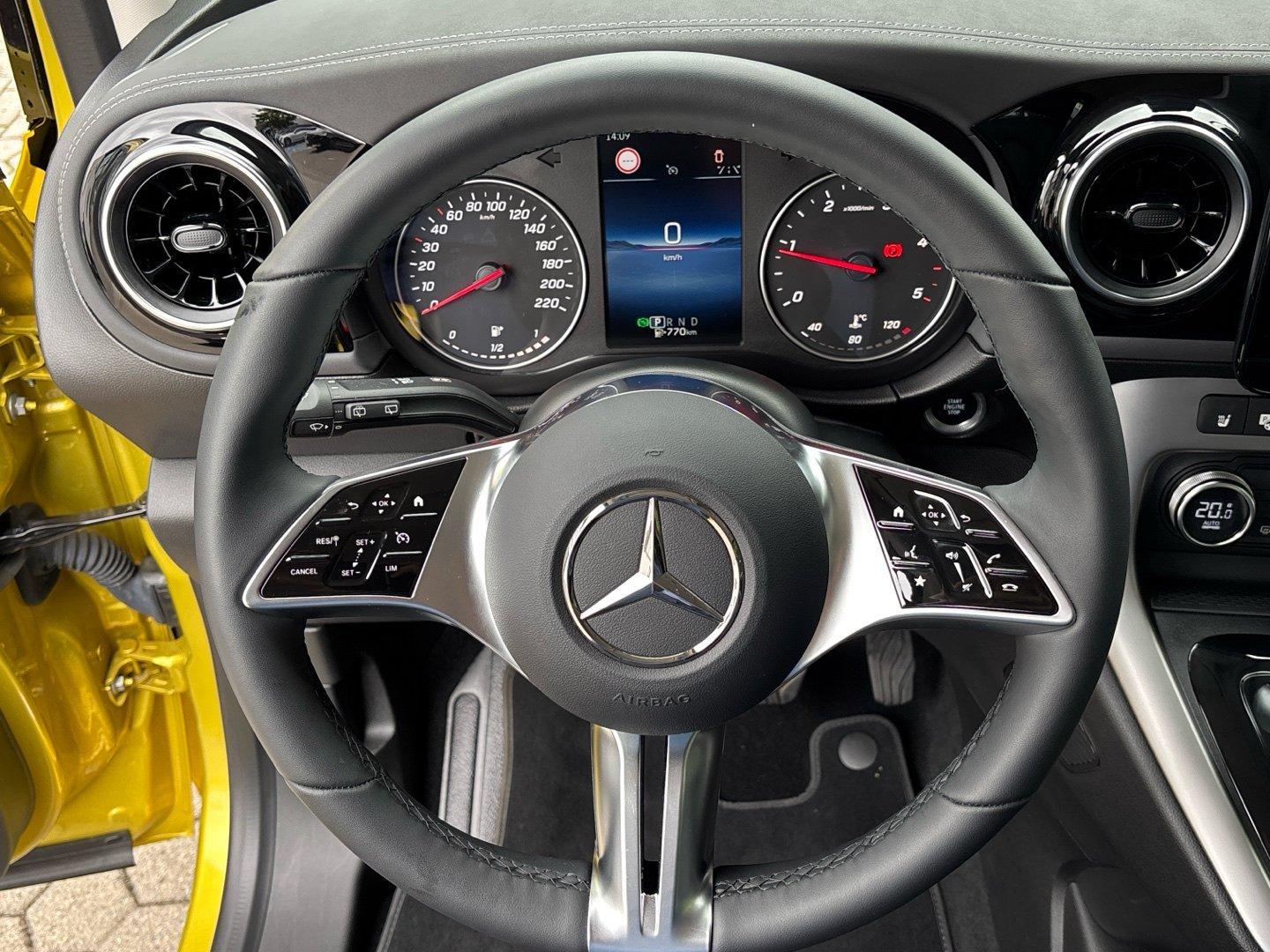 Mercedes-Benz T 180d Progressive LED Kamera Navi KEYLESS-GO 7G