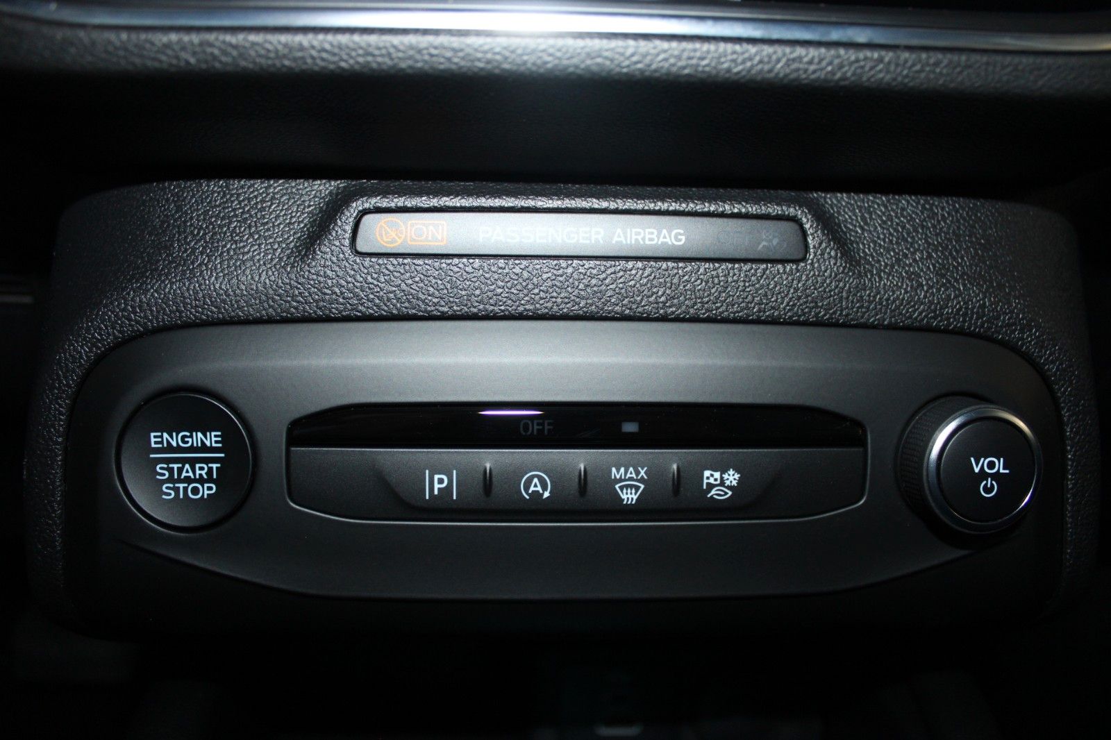 Fahrzeugabbildung Ford Focus Active X Turnier Automatik LED NAVI CAM