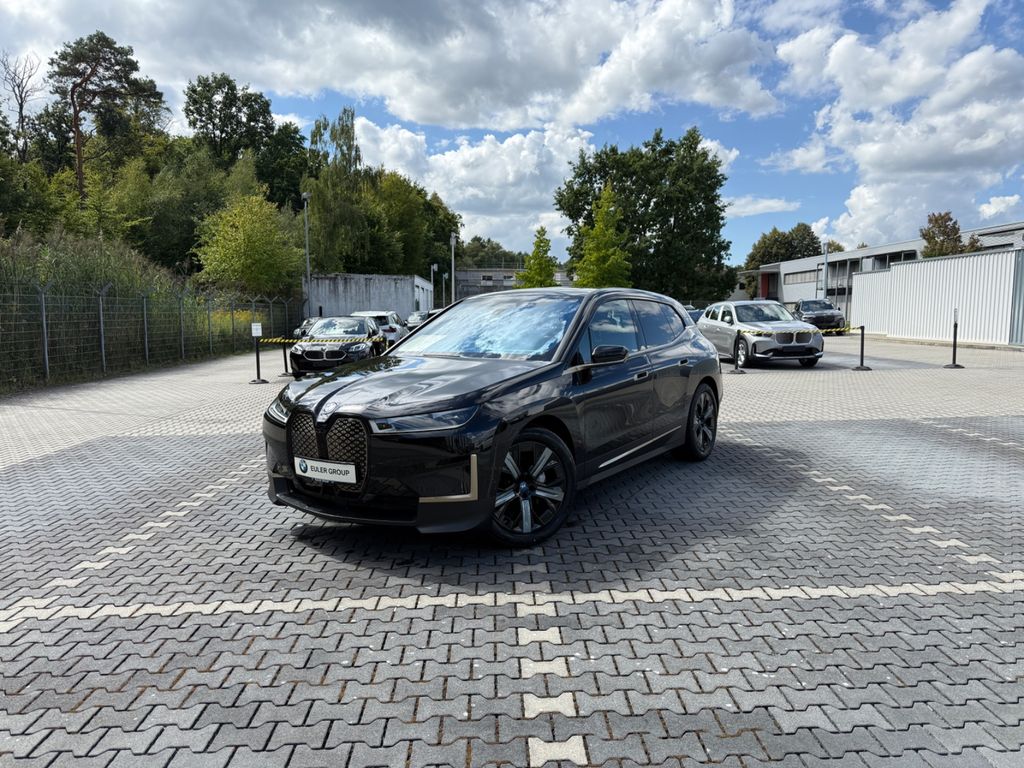 Image of BMW iX