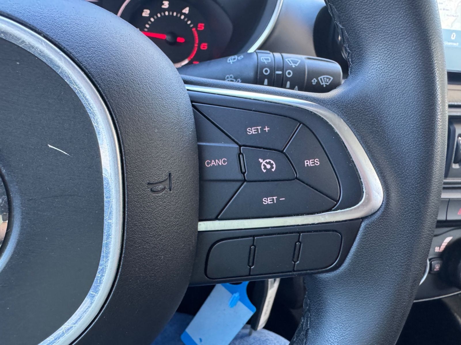 Fahrzeugabbildung Fiat Tipo Mirror 1.6  Navi+Kamera