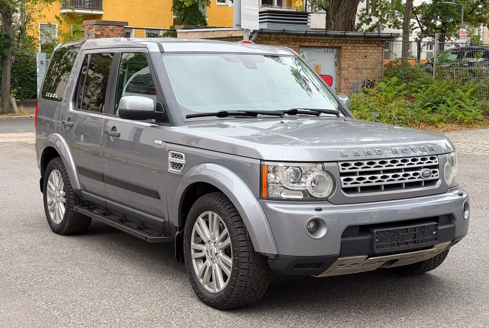 Land Rover Discovery 4 SDV6 256 ch SE • 7 places • Cuir • GPS • Suspension pneumatique • Attelage 3,5 t