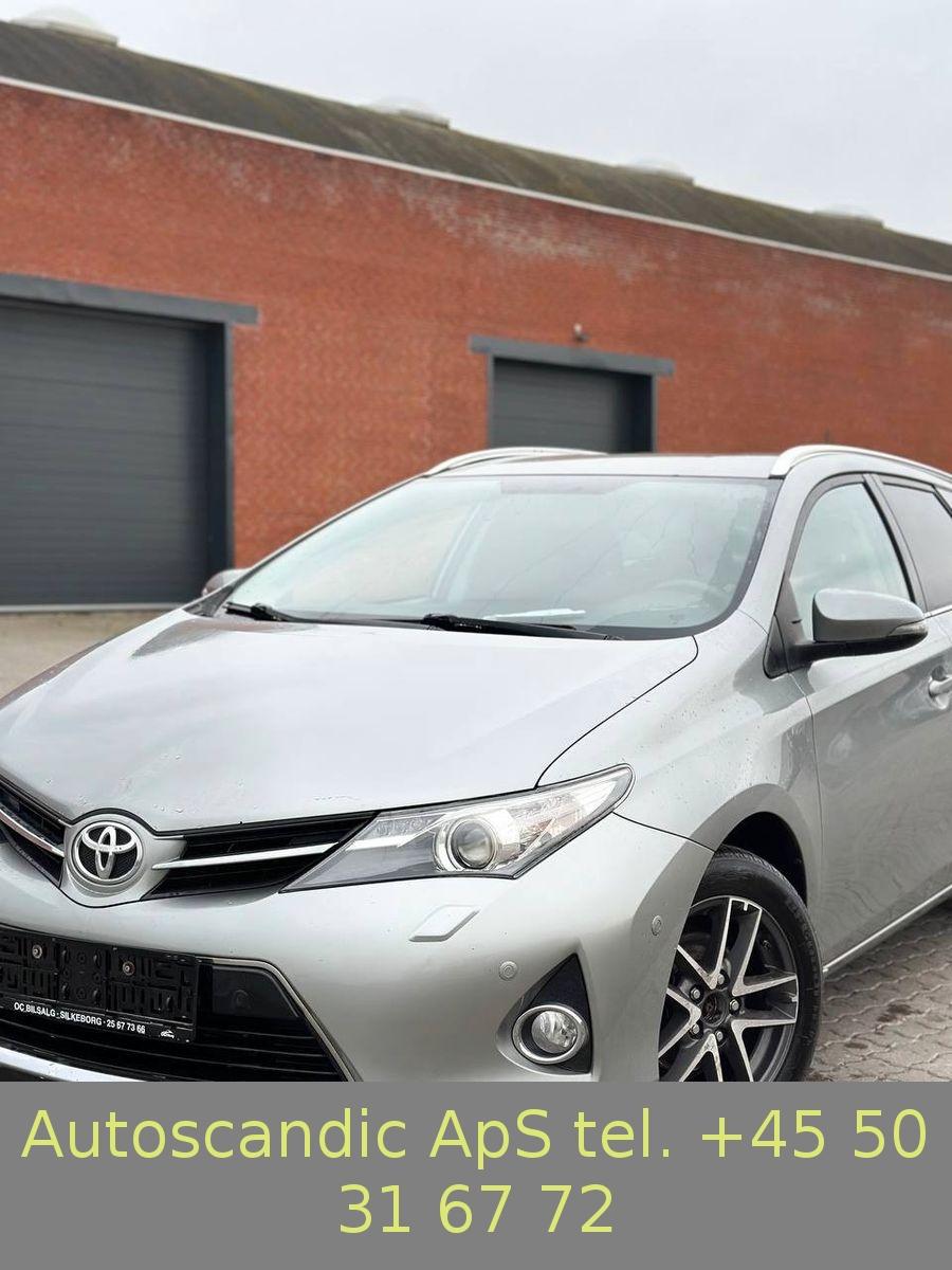 Toyota Auris 2014 — photo 17