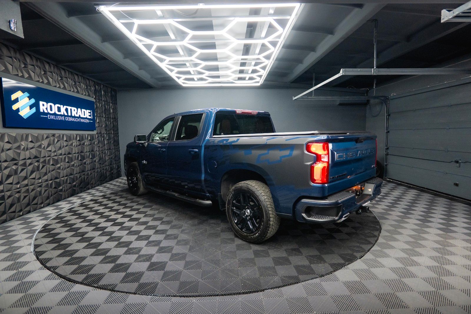 Fahrzeugabbildung Chevrolet Silverado 5.3L V8 4x4 RST Limited ZZ1 NightPaket