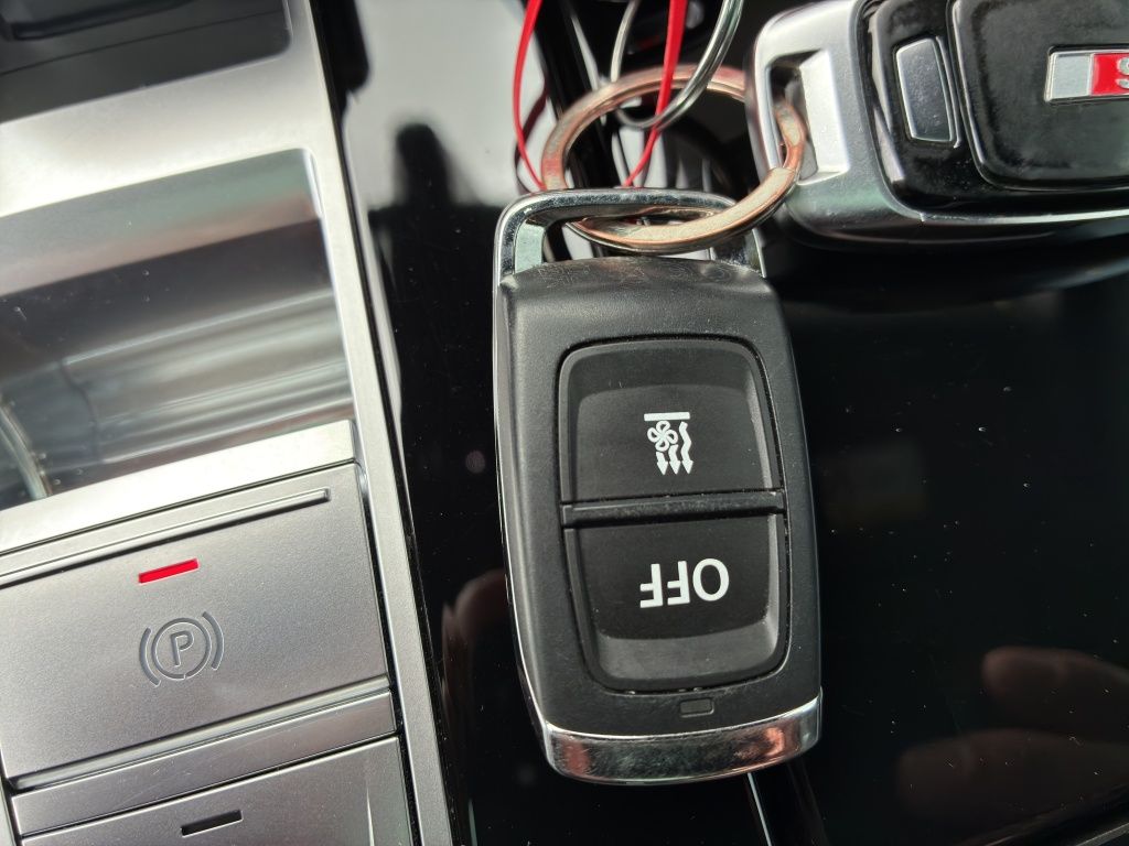 Fahrzeugabbildung Audi SQ8 4.0 TFSI qu. MATRIX*HUD*AHZV*B&O*STHZG*22''*