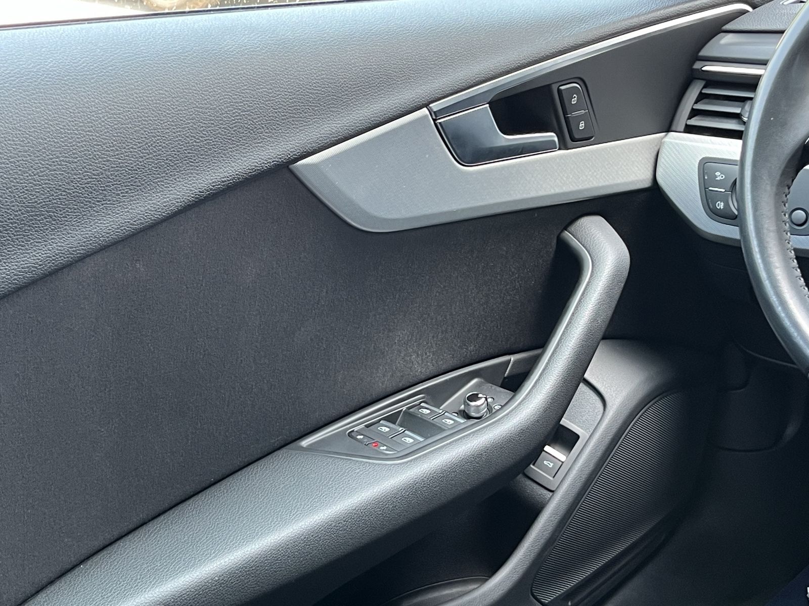 Fahrzeugabbildung Audi A4 DSG sport*S-Line*AHK*Navi*Kamera*u.v.m*