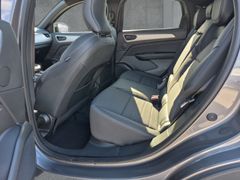 Fahrzeugabbildung Arkana Techno Mild Hybrid 140 Automatik