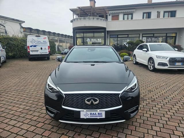 Infiniti INFINITI Q30 PREMIUM