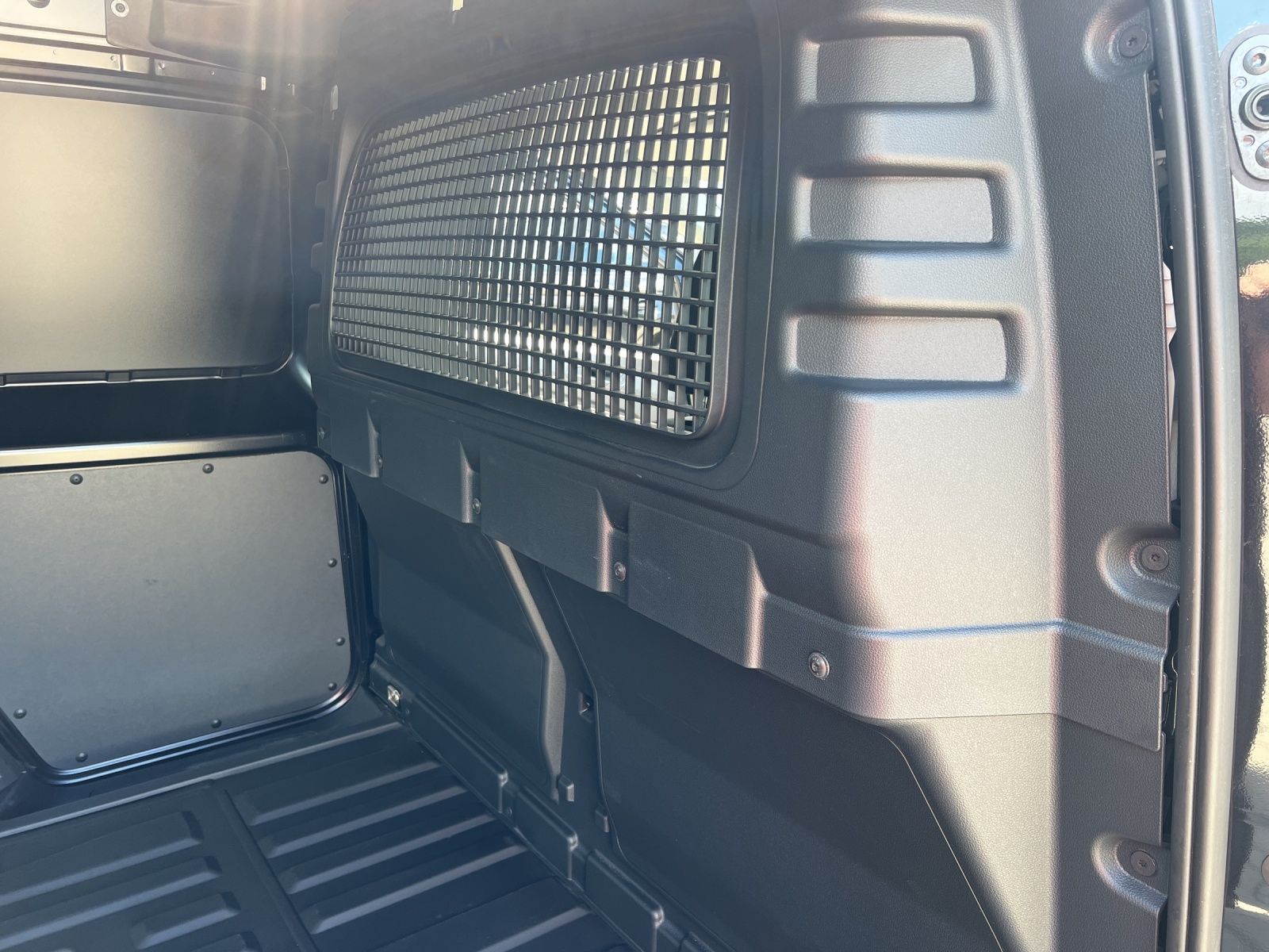 Fahrzeugabbildung Volkswagen Caddy TSI Kasten EcoProfi Klima DAB PDC