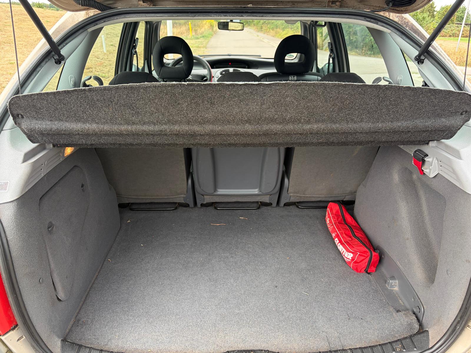 Citroën Xsara Picasso 1.6 16V Confort*KLIMAAUTO*AHK*TÜV*