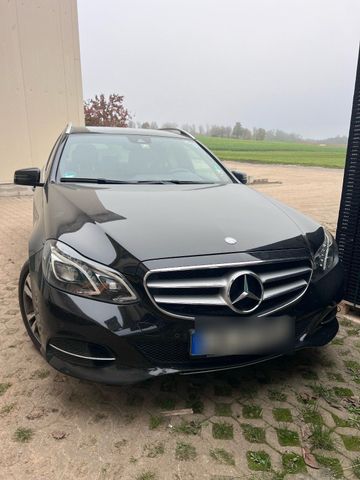 Mercedes-Benz E200