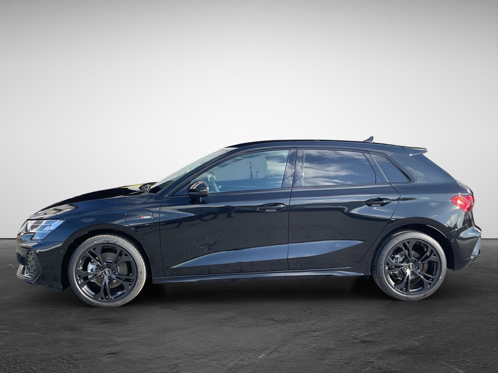 Audi A3 Sportback S line TFSI e S line  AHK Standheiz imagem 3