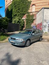 Volvo V40 1.8 - Baujahr 2003, HU 0&72025 - Volvo V40 mit Benzin-Antrieb: Kombi, 2.0