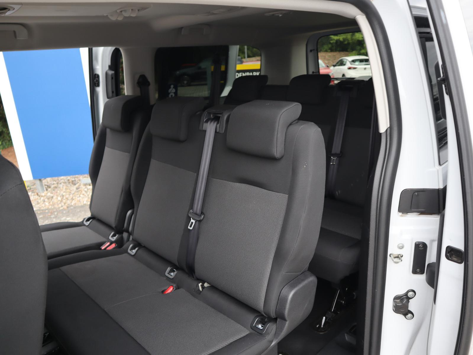 Peugeot E-Expert Kombi 75kWh L3/LED/Klima/180°/DAB+/Navi