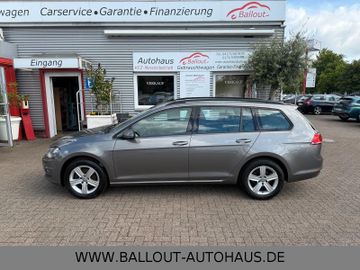 Volkswagen Golf - 1