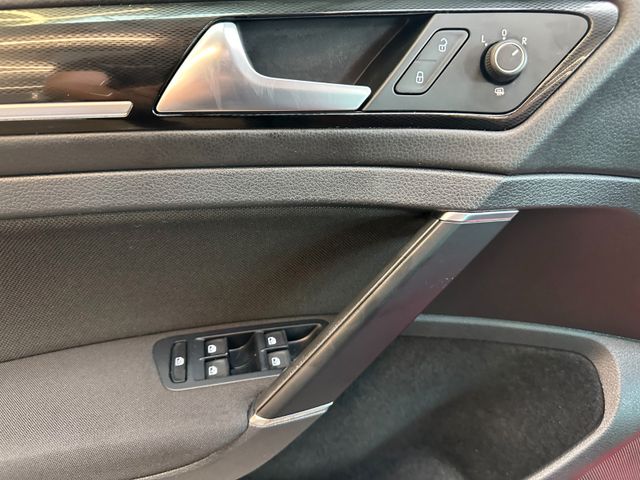 Volkswagen Golf *1.HAND*PANO*STHZ*AHK*ACC*NAV*2-ZONEN*