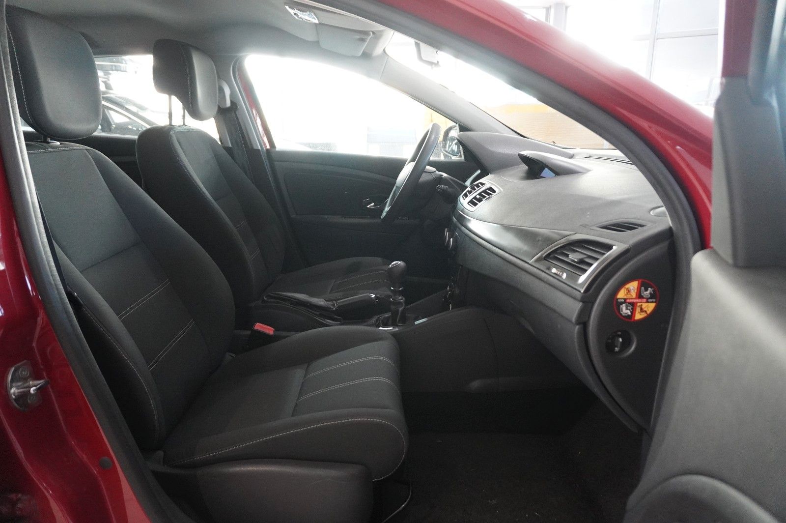 Fahrzeugabbildung Renault Megane Grandtour 1.6 AUTHEN. KLIMA/PDC/NEBEL/AHK
