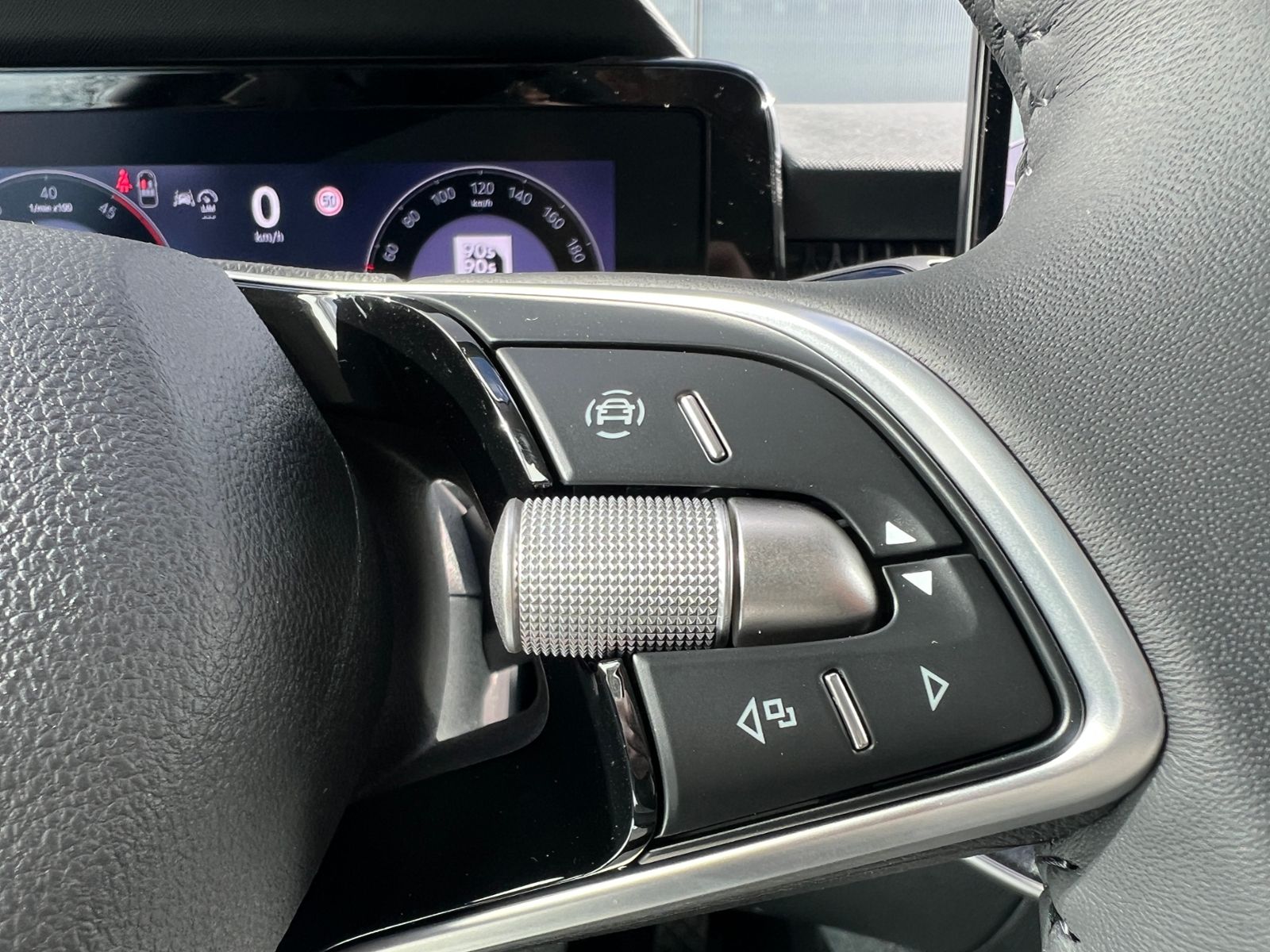 Fahrzeugabbildung SKODA Superb Combi Selection 2.0 TDI DSG *AHK, Navi, 1