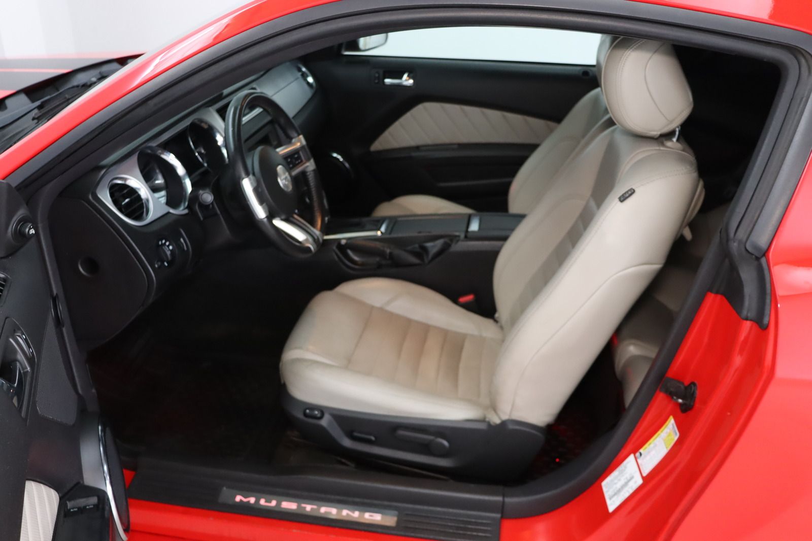 Fahrzeugabbildung Ford Mustang 3.7 V6 * HU/AU 10.27 * Top-Zustand