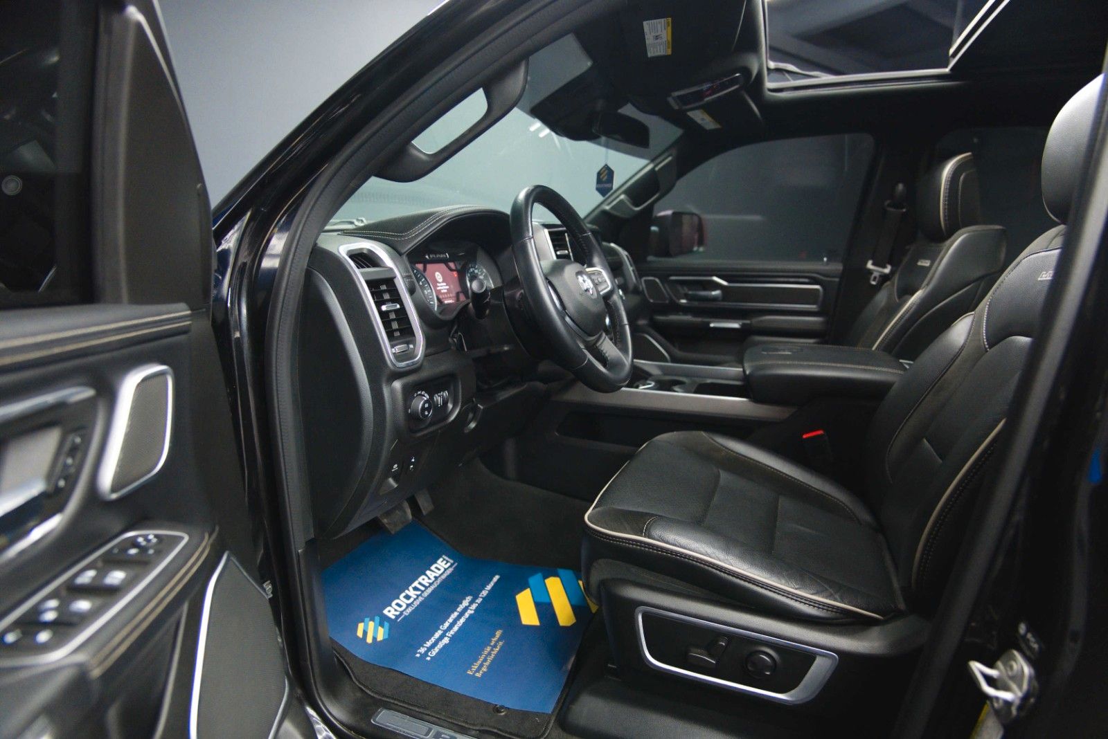 Fahrzeugabbildung Dodge RAM 5.7 V8 HEMI 4x4 Night LARAMIE LONGBED 19%