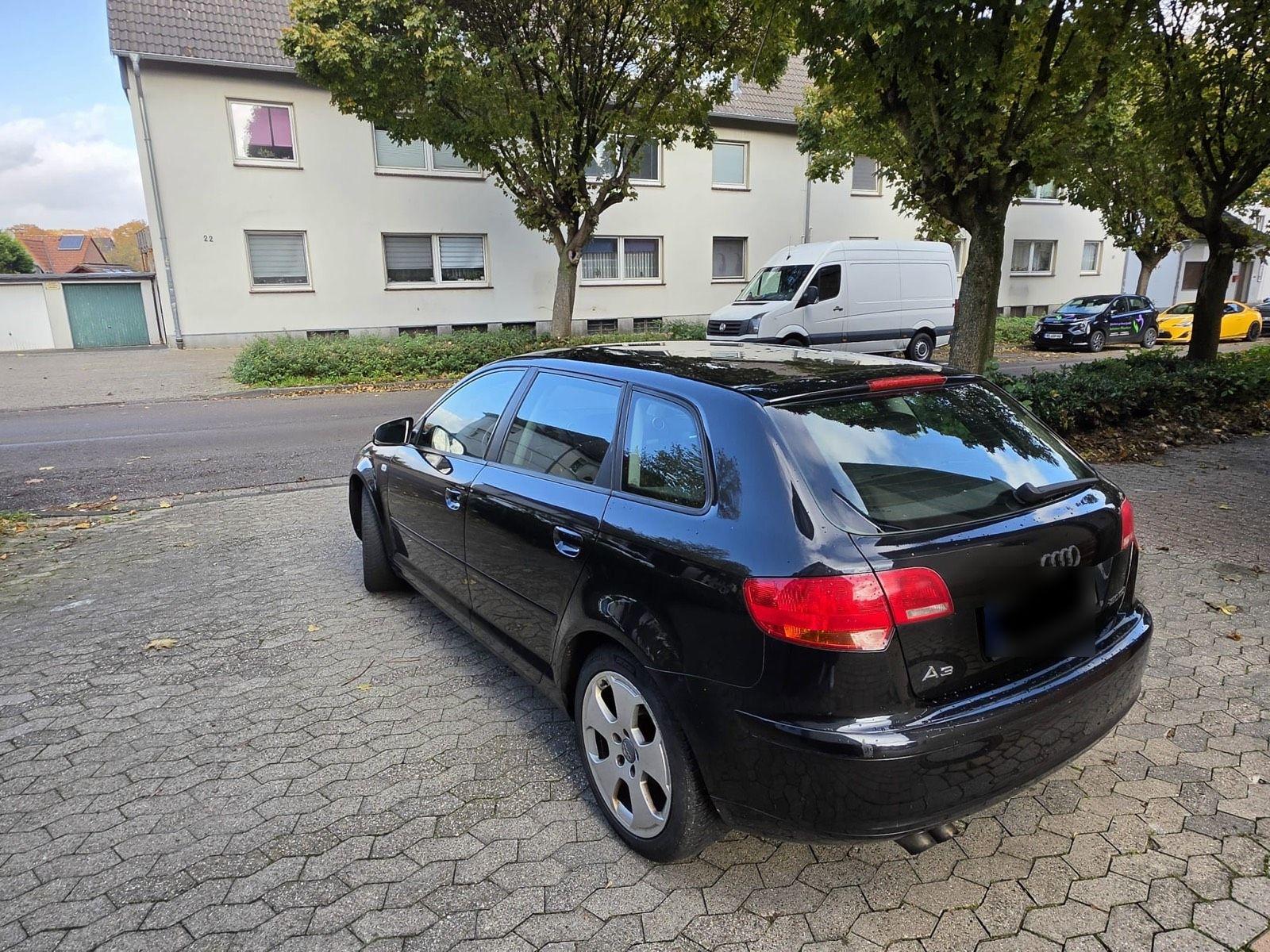 Audi A3 2006 — салон