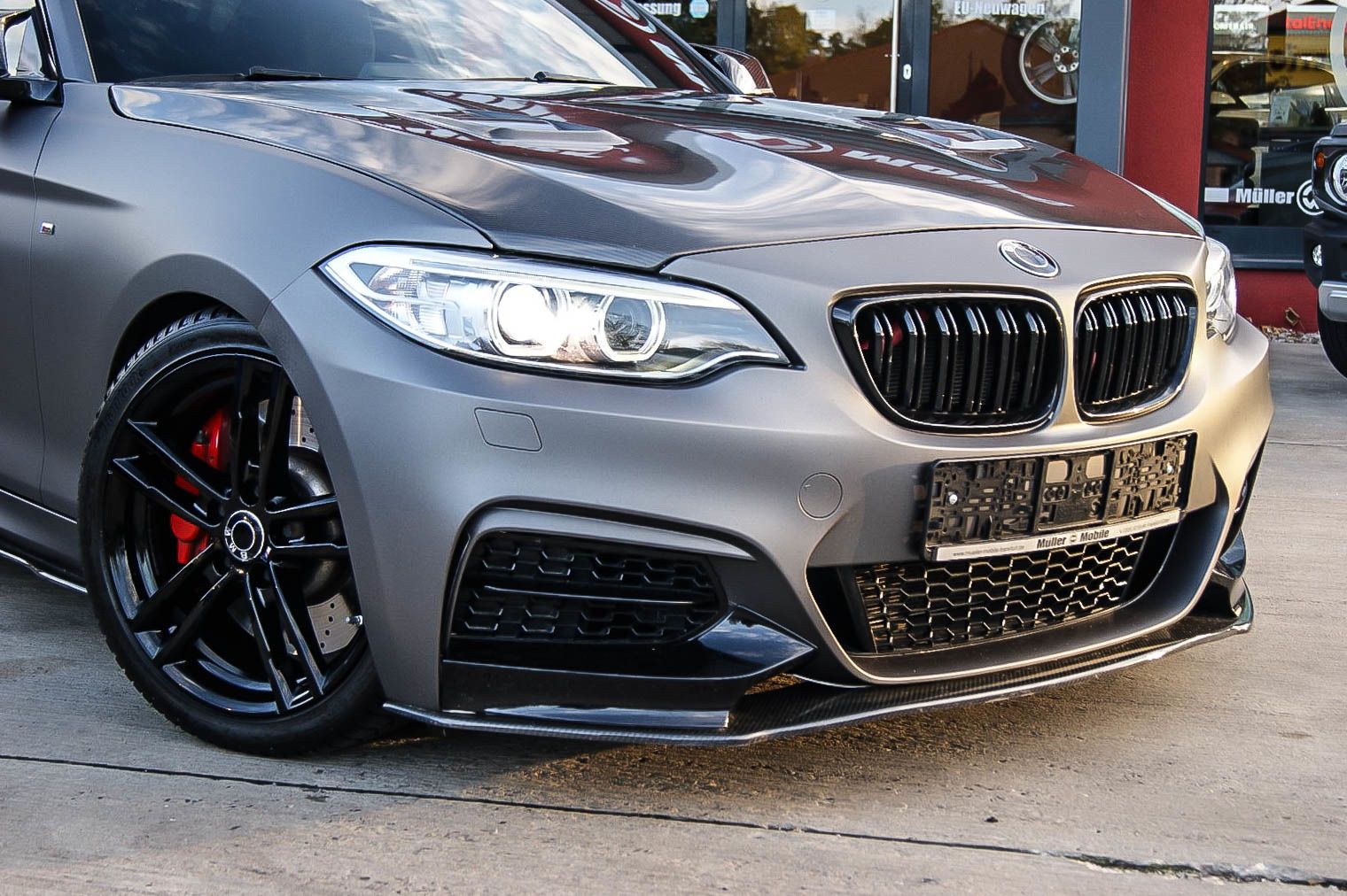 Fahrzeugabbildung BMW 220 i M Sport AC SCHNITZER CARBON GREY FOLIERT