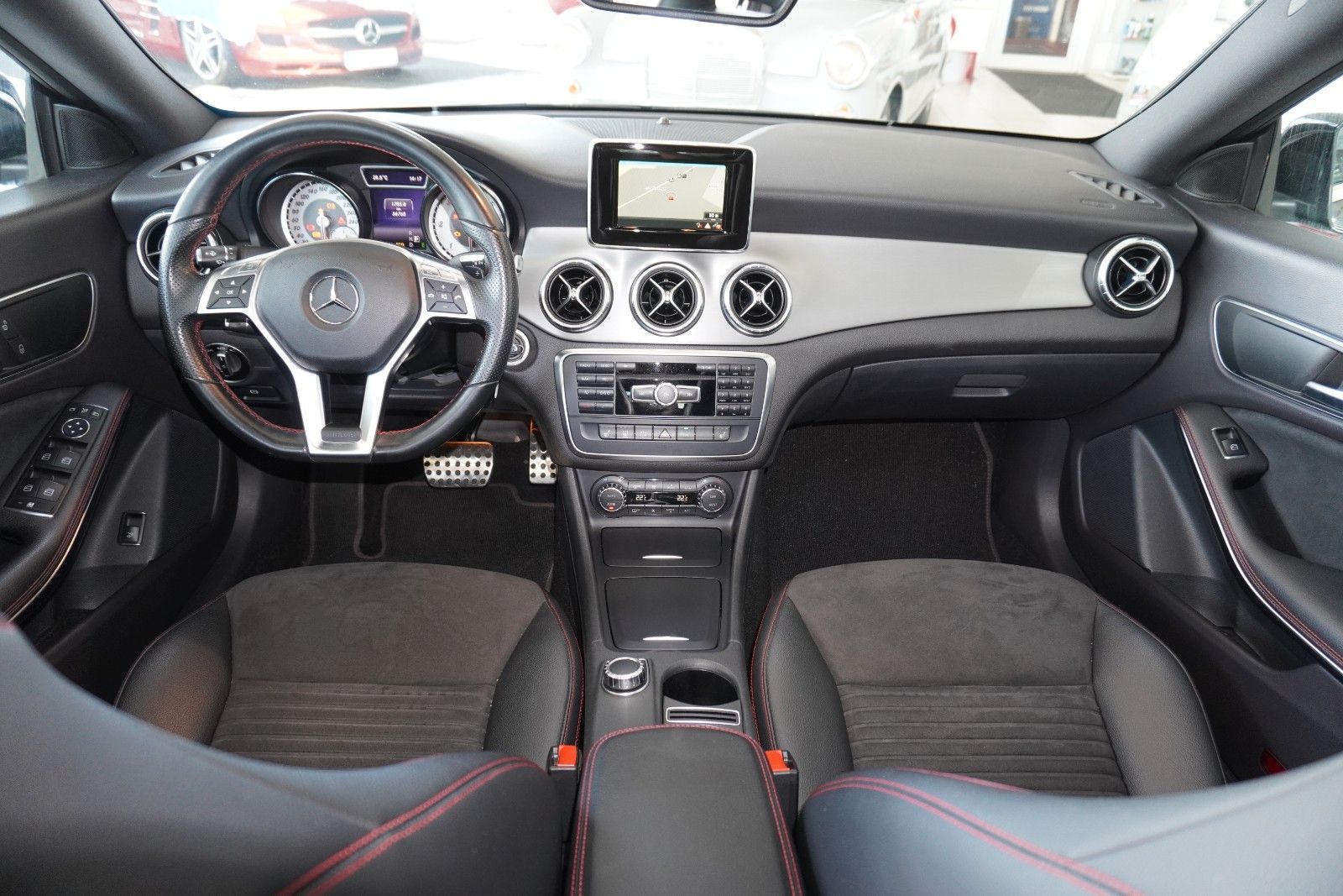 Mercedes-Benz CLA 220 CDI AMG Line  Pano Xenon Standhzg. foto 18