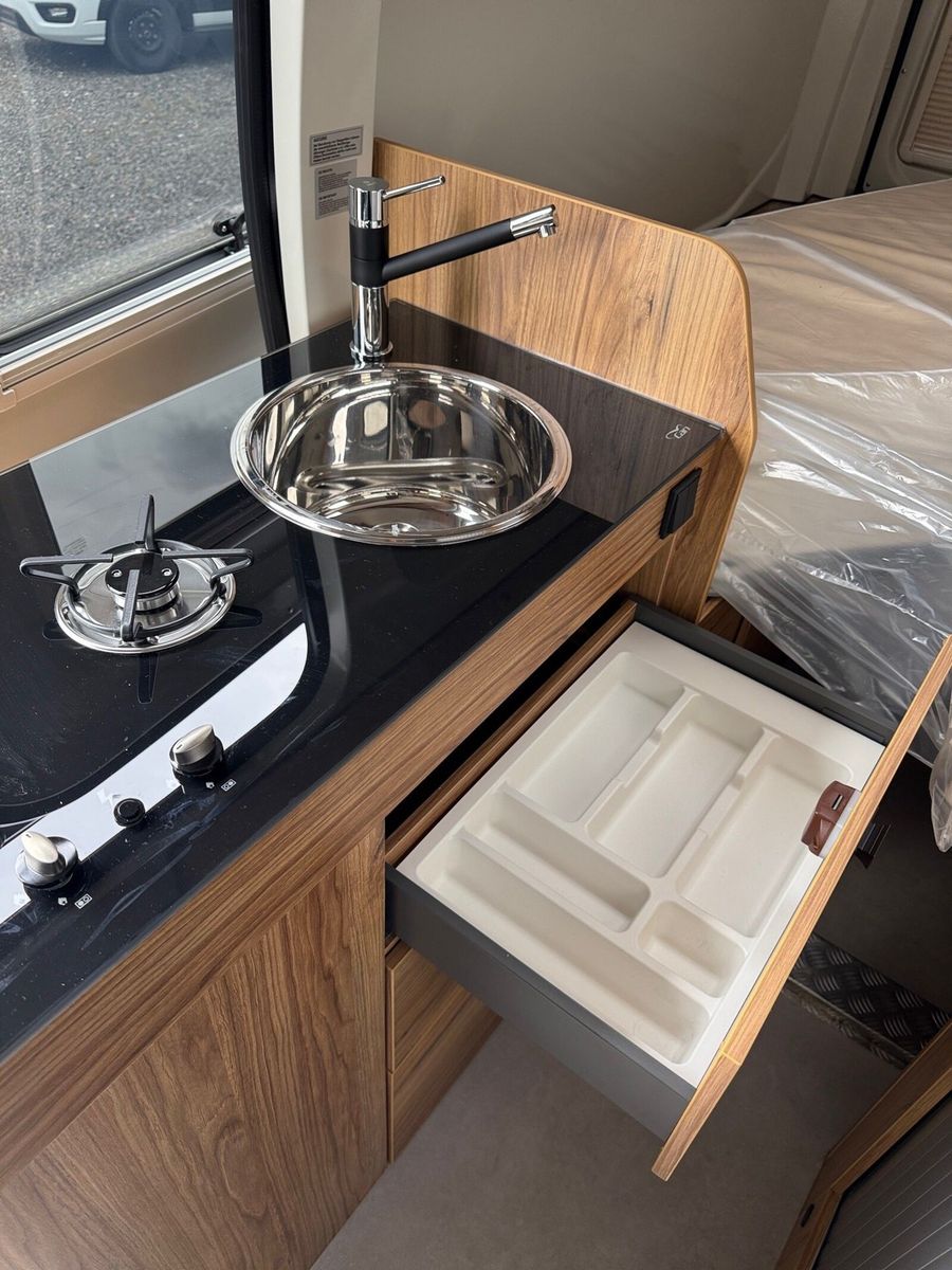 Fahrzeugabbildung Karmann Dexter 4x4 DE 570 AW Klima, RFK, Heizung 4KW TZ