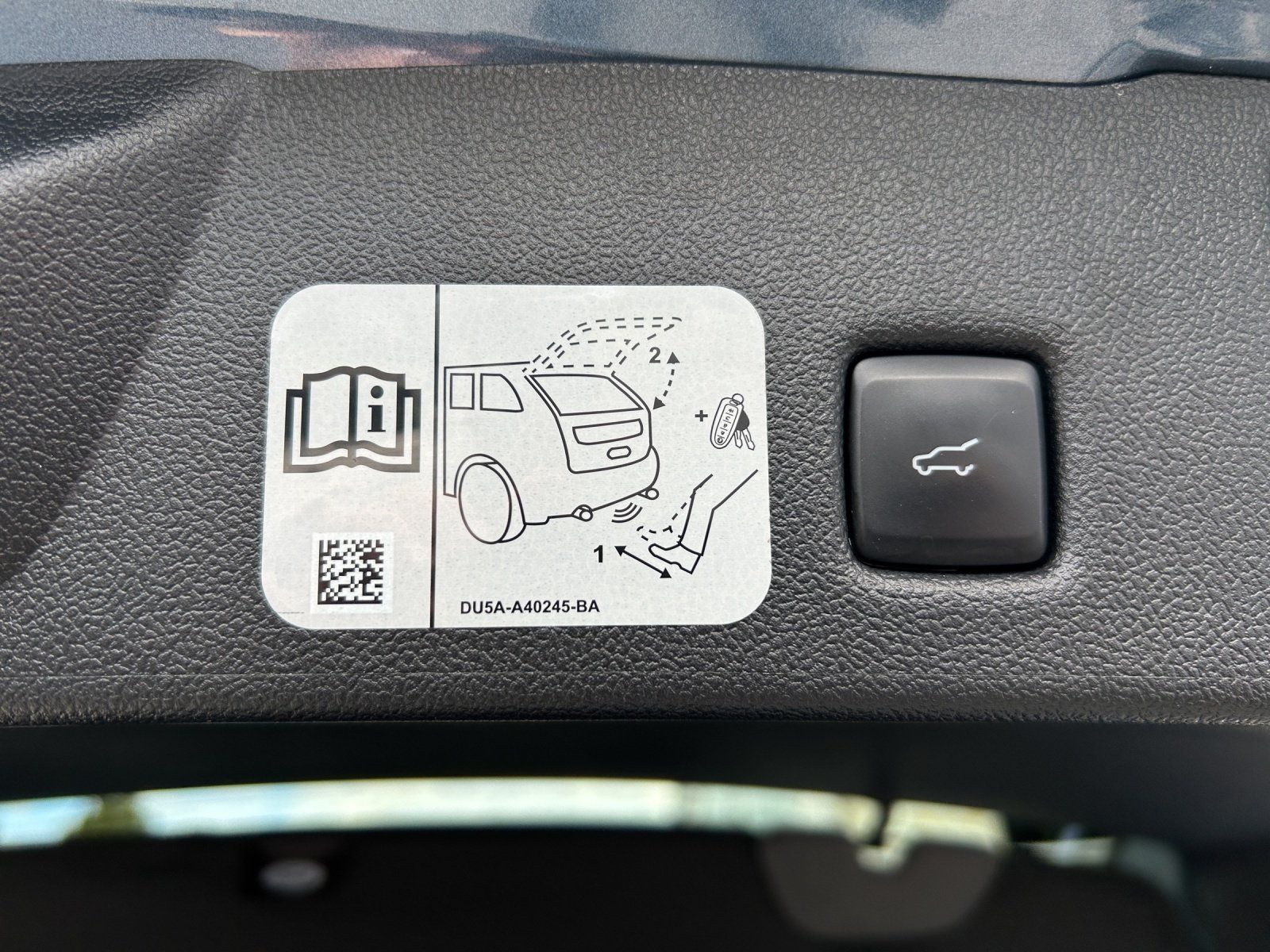 Fahrzeugabbildung Ford Kuga 2.5 PHEV ST-Line X Aut./LED/ACC/PANO/KAMERA