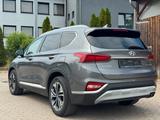 Hyundai Santa Fe Premium 2WD|1.Hand| - Hyundai SANTA FE Premium mit Diesel-Antrieb