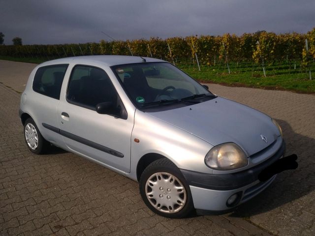 Renault Clio mit tüv bis 2026