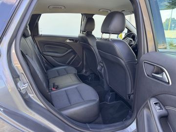 Mercedes B 180 - 11