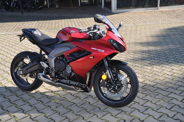 Triumph Daytona 660 Super Ausstattung / A2 möglich