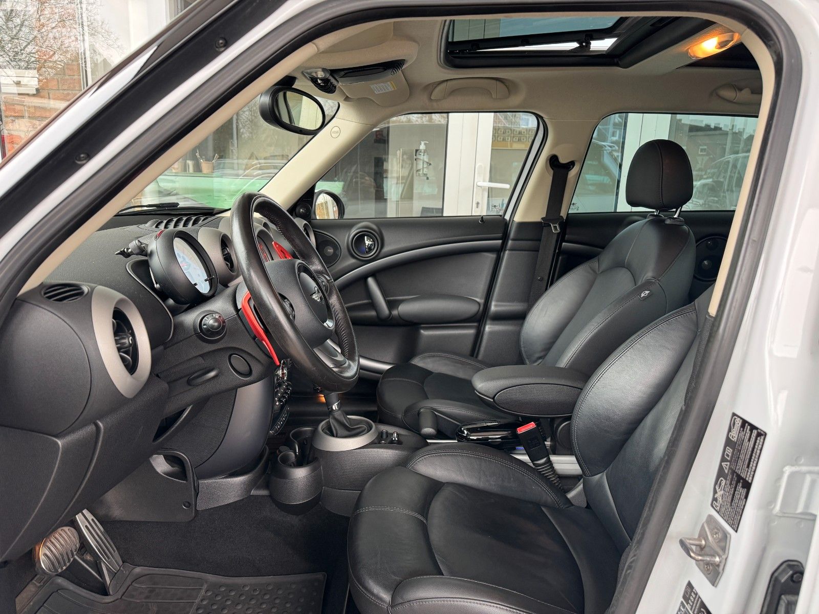 Fahrzeugabbildung MINI Cooper S Countryman ALL4 Autom. Pano/Leder
