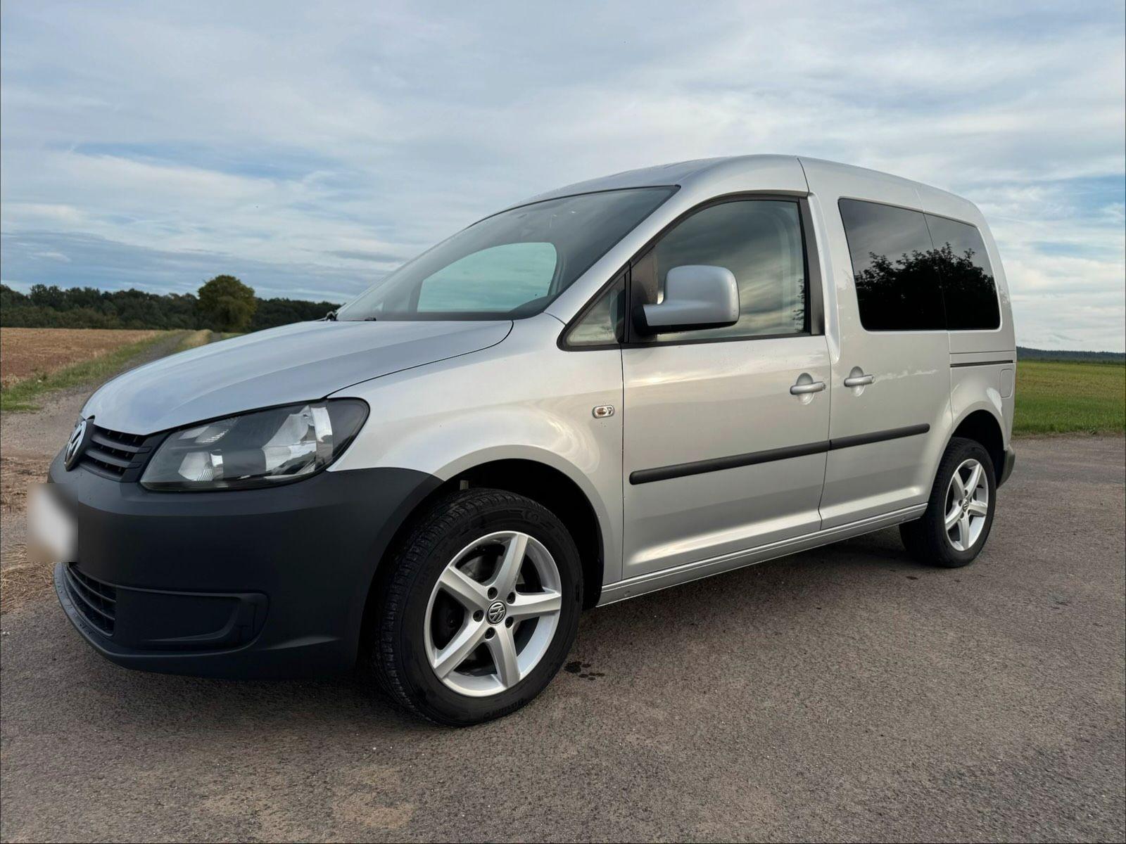 Volkswagen Caddy 2014 — rear view