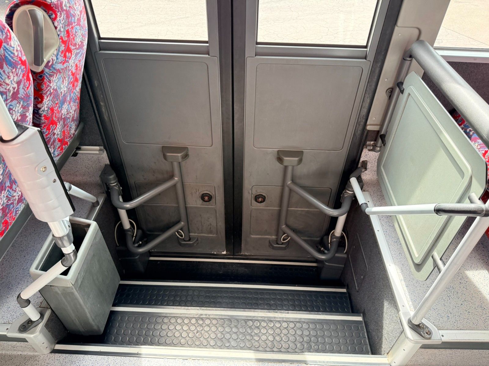 SETRA  2013 - Image 19 of 26
