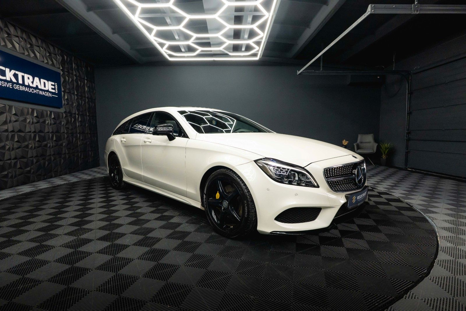 Fahrzeugabbildung Mercedes-Benz CLS 400 Shooting Brake AMG Night-Paket Designo