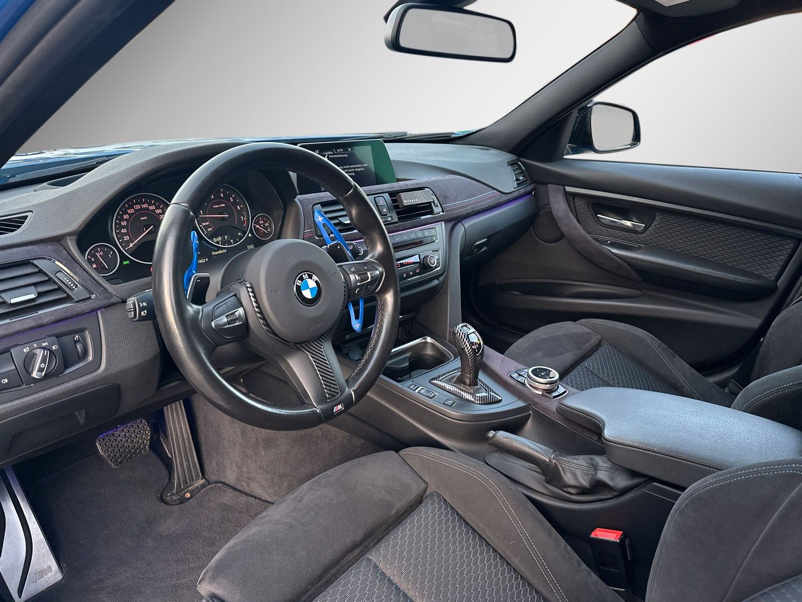 Fahrzeugabbildung BMW 320 i *M-Paket*Alcantara*Head-Up*Ambiente*