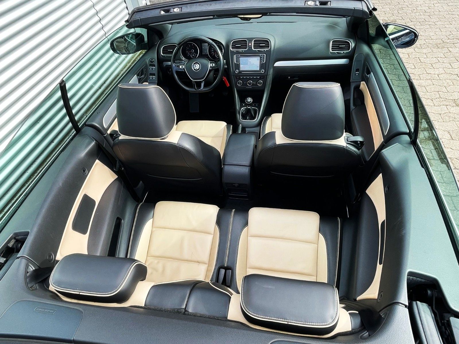 Fahrzeugabbildung Volkswagen Golf VI CABRIO EXCL EDITION KLIMAAUT LEDER NAVI