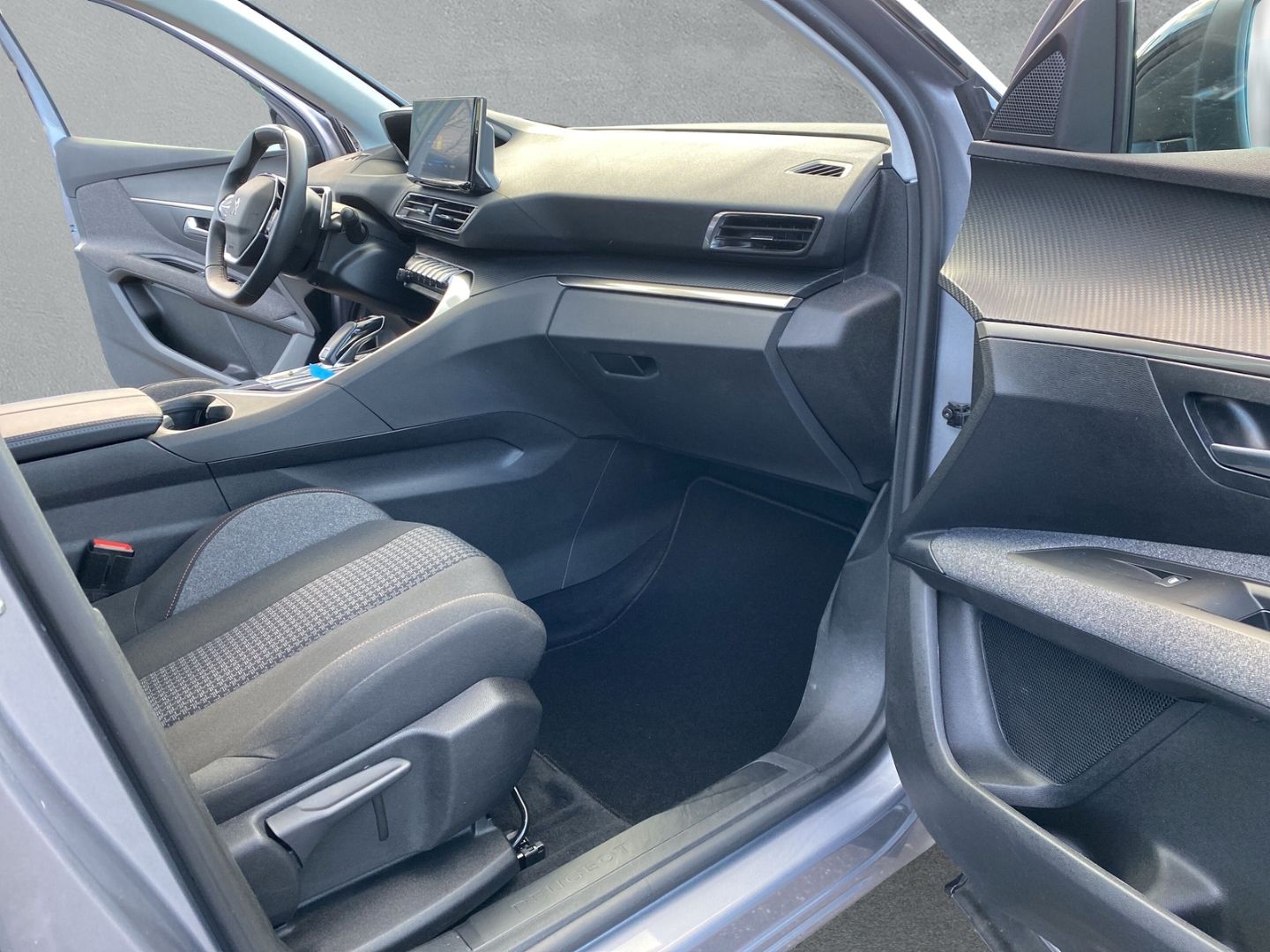 Fahrzeugabbildung Peugeot 3008 Active Pack 1.2 PureTech 130  EAT8 EU6d dig