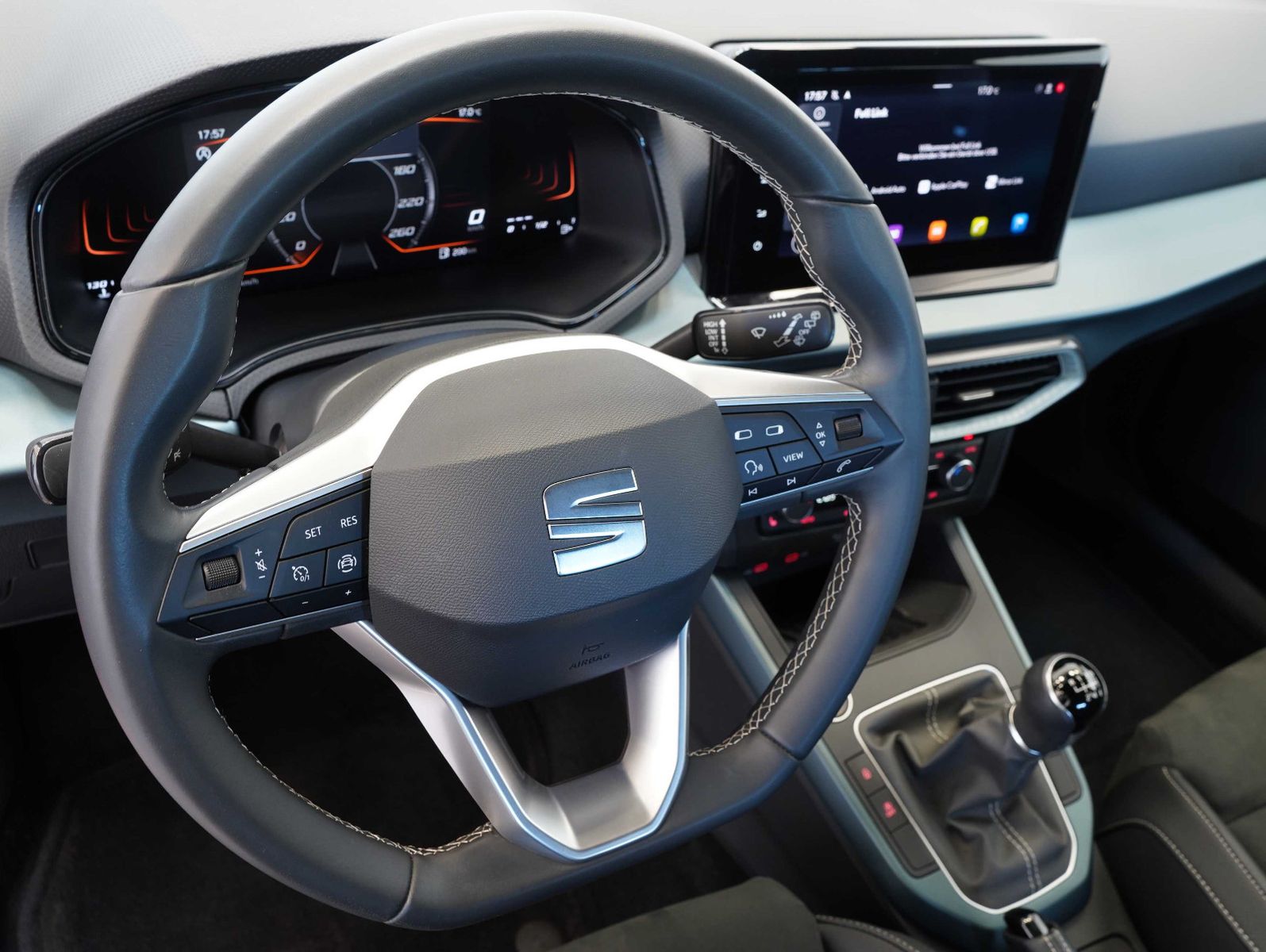 Fahrzeugabbildung SEAT Arona 1.0 TSI Xperience