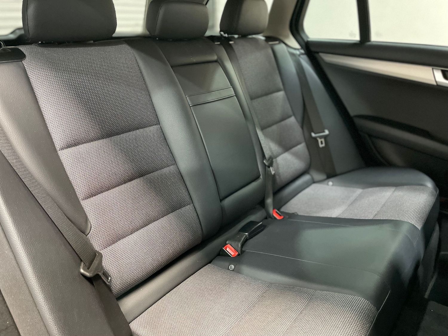 Fahrzeugabbildung Mercedes-Benz C 200 T CGI BlueEfficiency #Tempomat#PDC#Navi