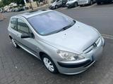 Peugeot Pegeut 307 mit neuem TÜV - Peugeot 307 in Bonn