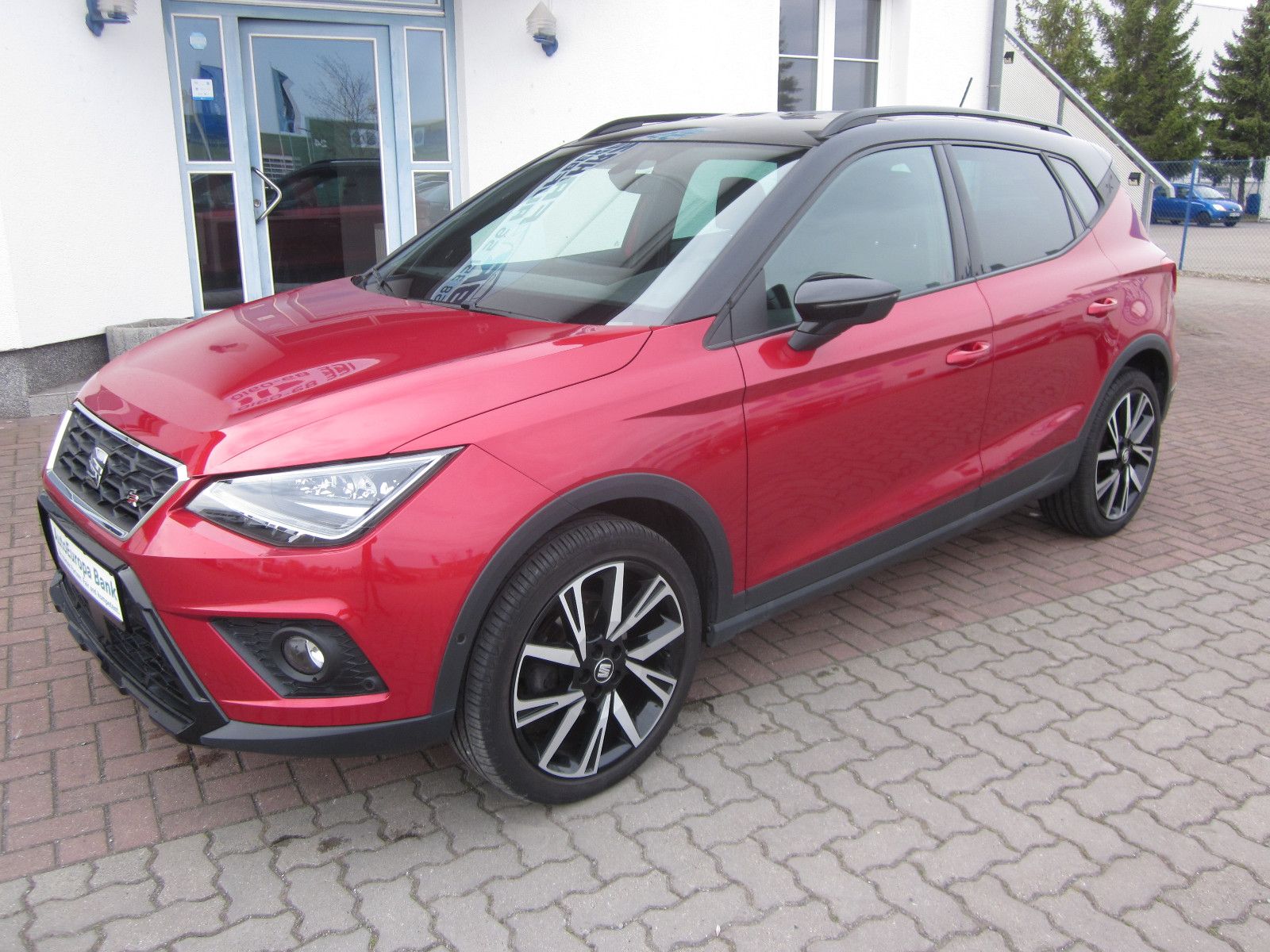 SEAT Arona FR+BLACK EDITION+KAMERA+AHK+18"+NAVI
