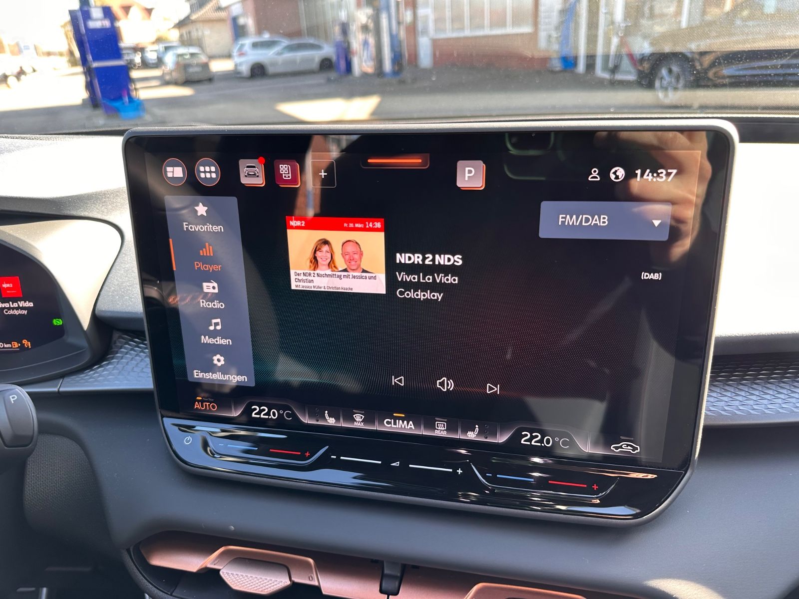 Fahrzeugabbildung CUPRA Terramar 1.5 eTSI DSG AHK/Navi/ACC/LED/SHZG/GJR