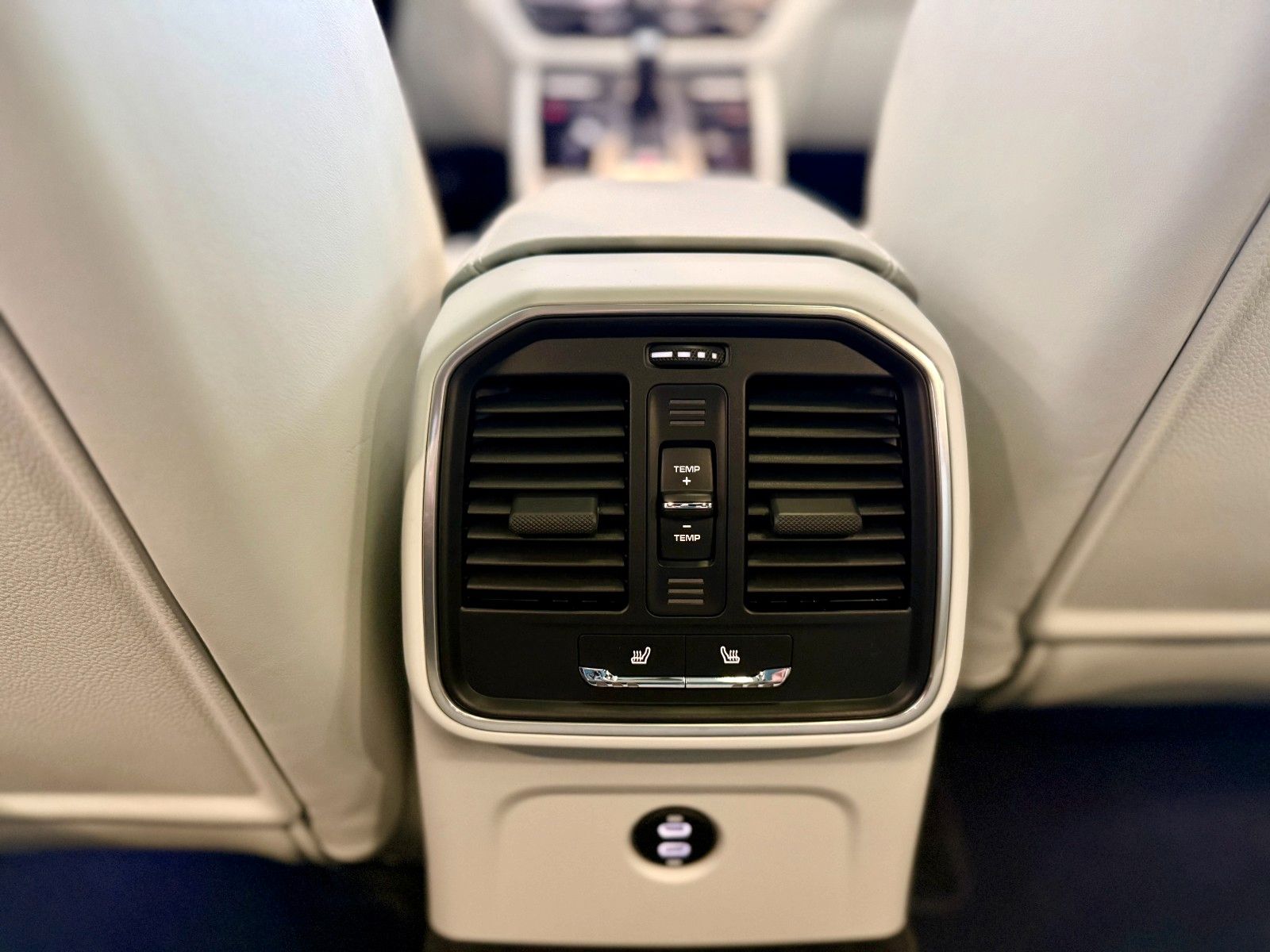 Fahrzeugabbildung Porsche Macan S Luftfederung/Panorama/ACC/SportChrono