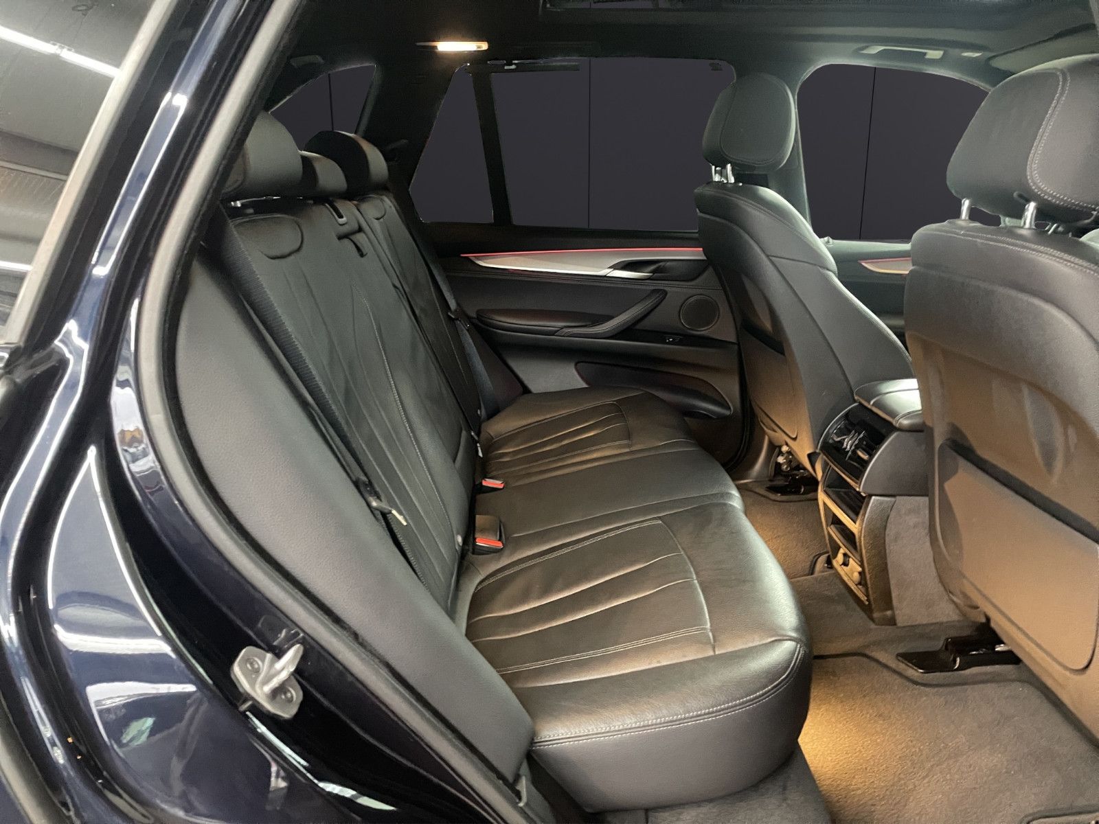 Fahrzeugabbildung BMW X5 xDrive 35 i *Pano*AHK*Sport-Paket M*Leder*