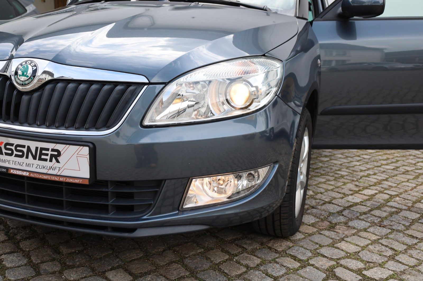 Fahrzeugabbildung SKODA Fabia Combi Family 1,2 TSI *SHZ *PDC *Climatro.