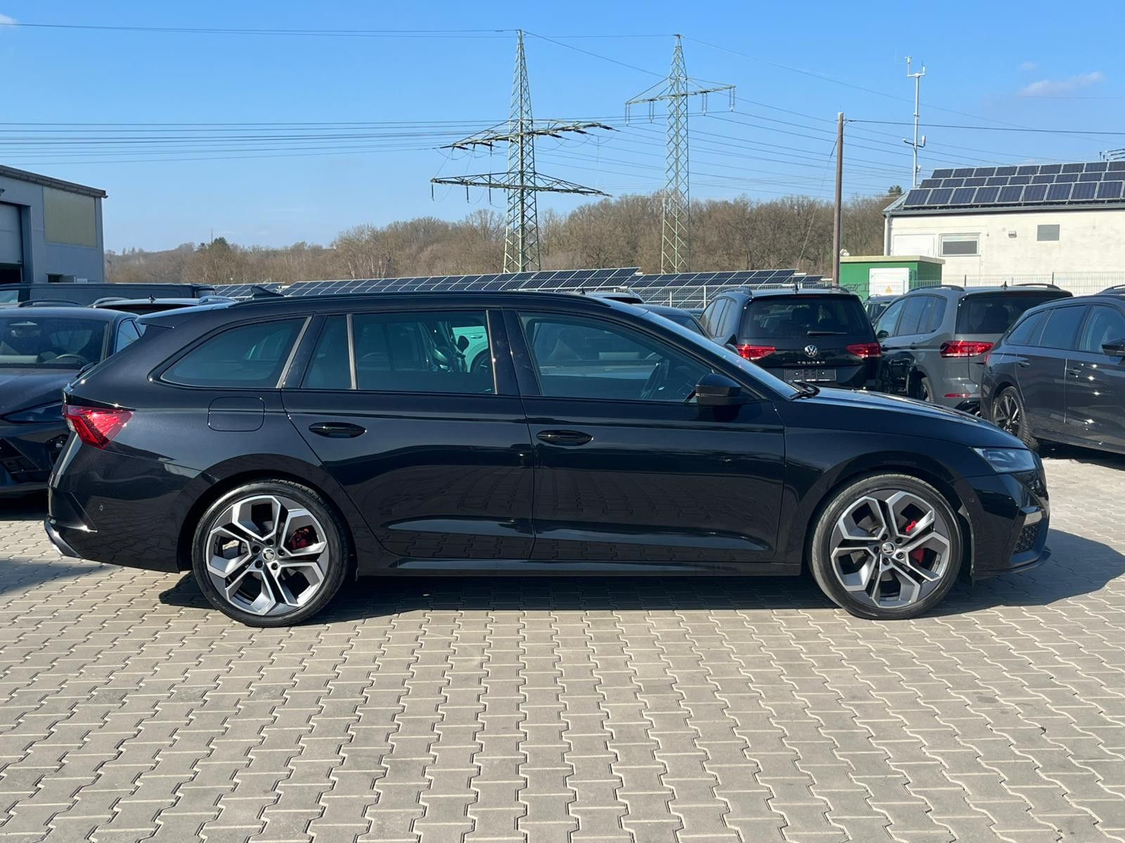 Fahrzeugabbildung SKODA Octavia 2.0 TDI RS DSG AHK*LED*19"HUD*KAMERA*ACC